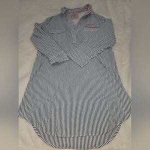 Vineyard Vines Black and White Casual Button Down Shirt